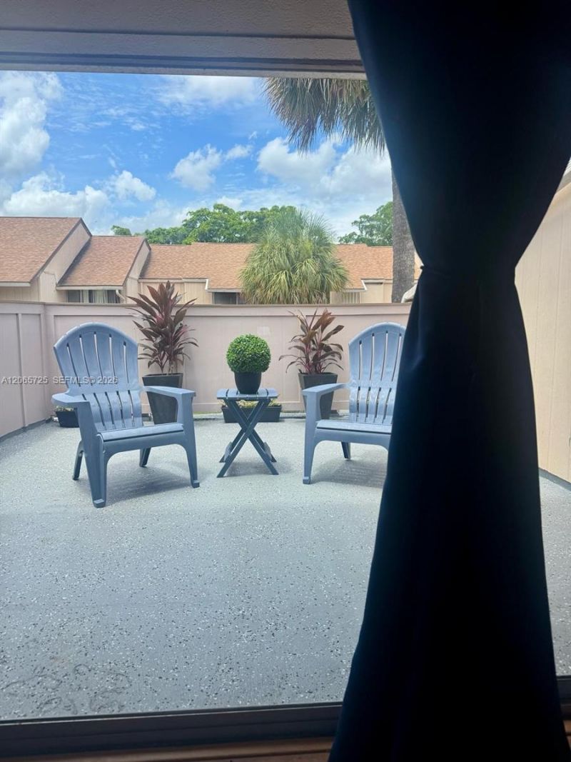 832 NW 81st Way, Unit 9, Plantation, FL 33324 Photo