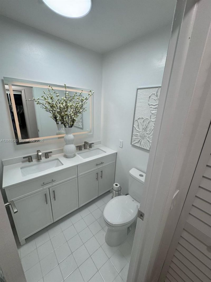 832 NW 81st Way, Unit 9, Plantation, FL 33324 Photo