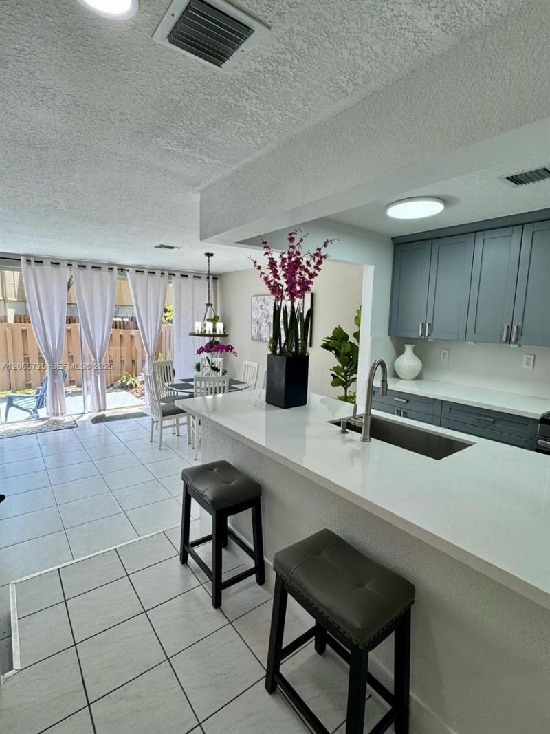 832 NW 81st Way, Unit 9, Plantation, FL 33324 Photo