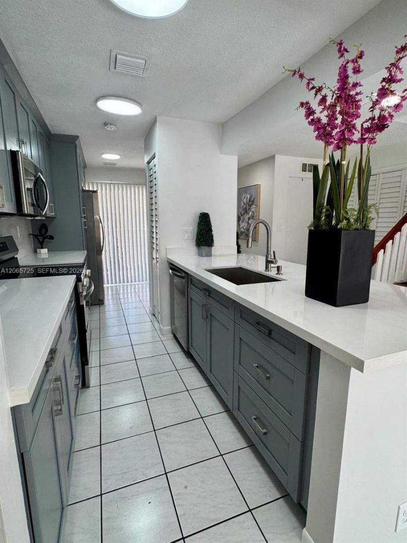 832 NW 81st Way, Unit 9, Plantation, FL 33324 Photo