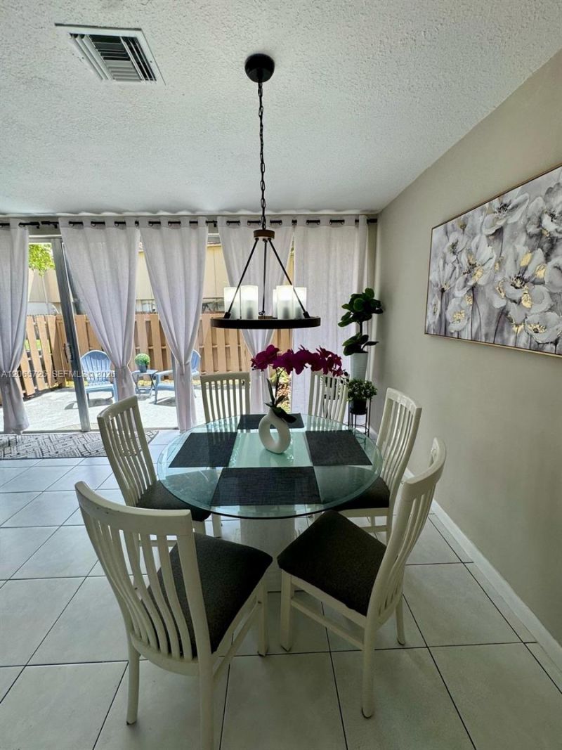 832 NW 81st Way, Unit 9, Plantation, FL 33324 Photo