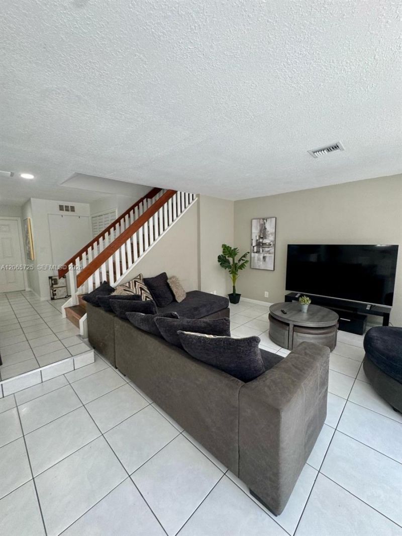 832 NW 81st Way, Unit 9, Plantation, FL 33324 Photo