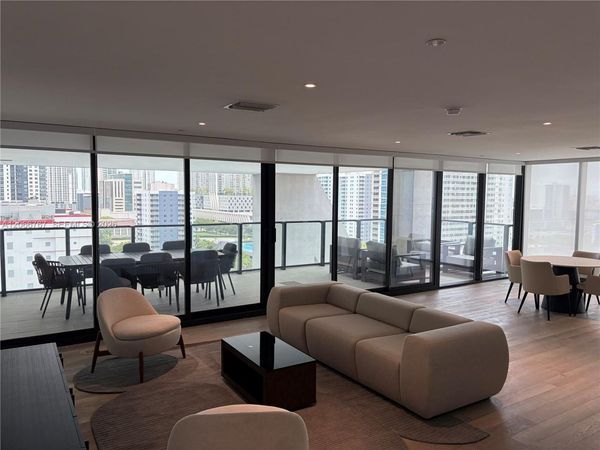 20 NE 11 Street , Unit 1701, Miami, FL 33132