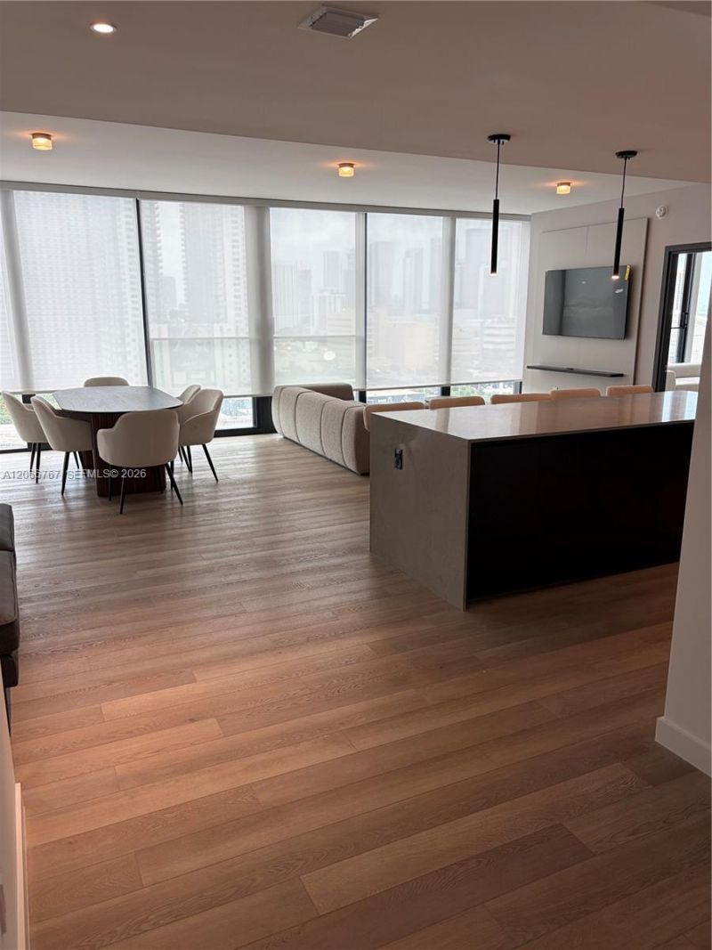20 NE 11 Street , Unit 1701, Miami, FL 33132 Photo