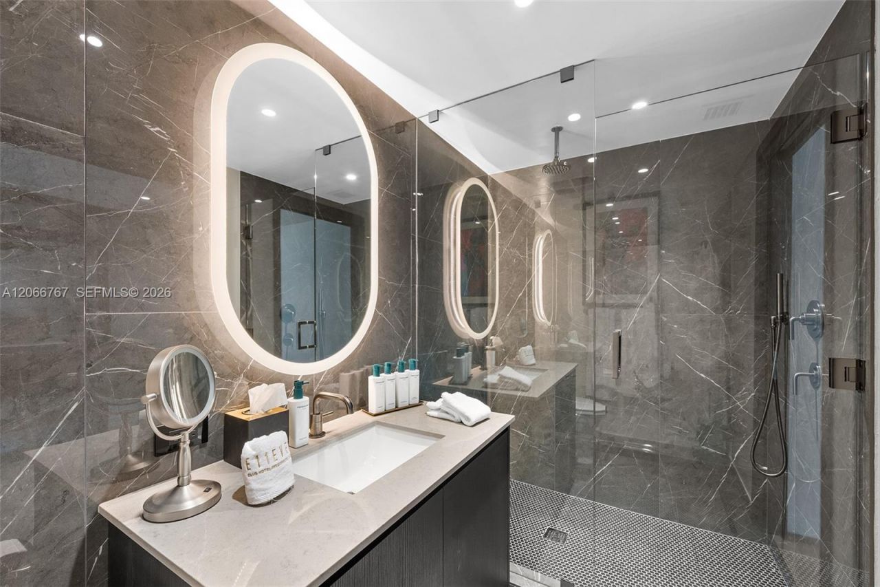 20 NE 11 Street, Unit 1701, Miami, FL 33132 Photo