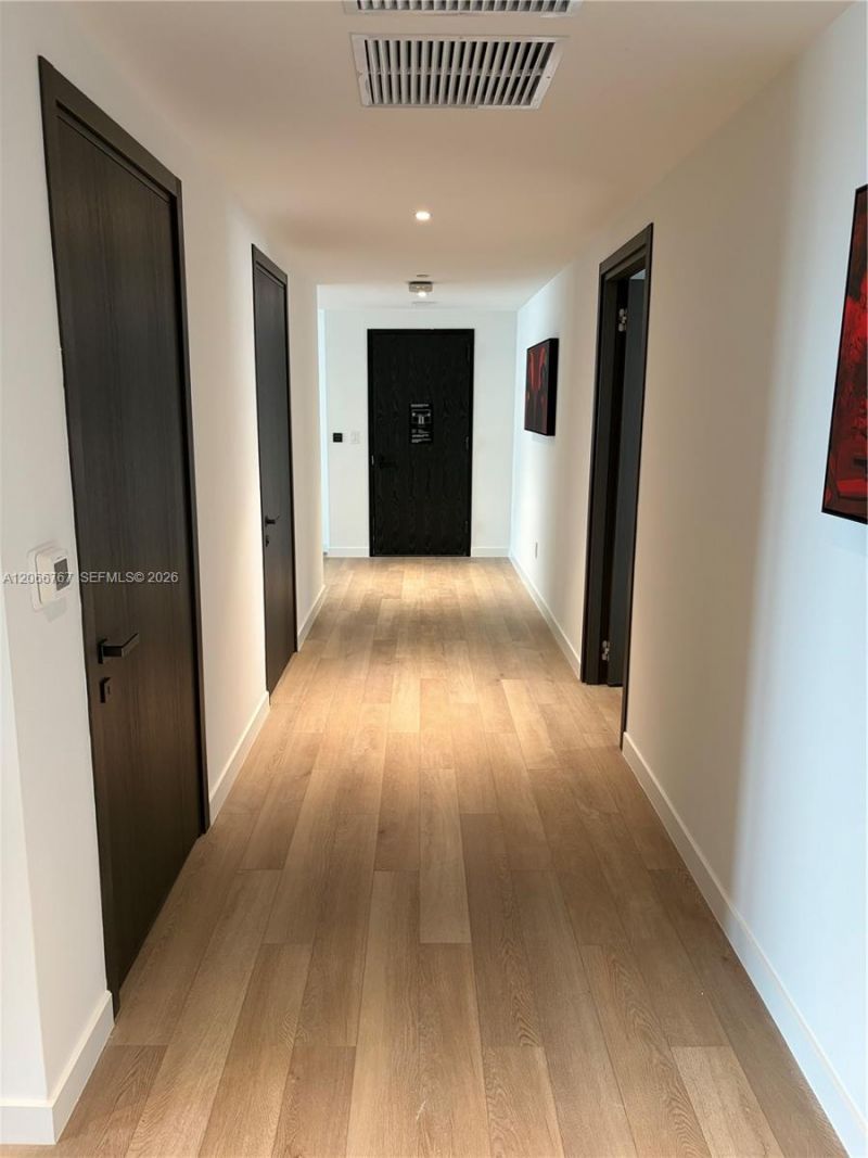 20 NE 11 Street , Unit 1701, Miami, FL 33132 Photo