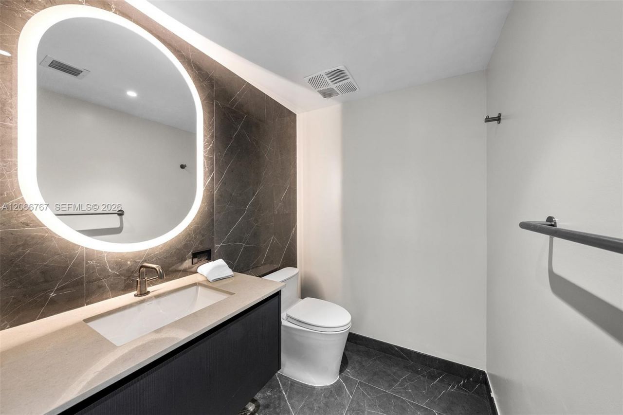 20 NE 11 Street, Unit 1701, Miami, FL 33132 Photo