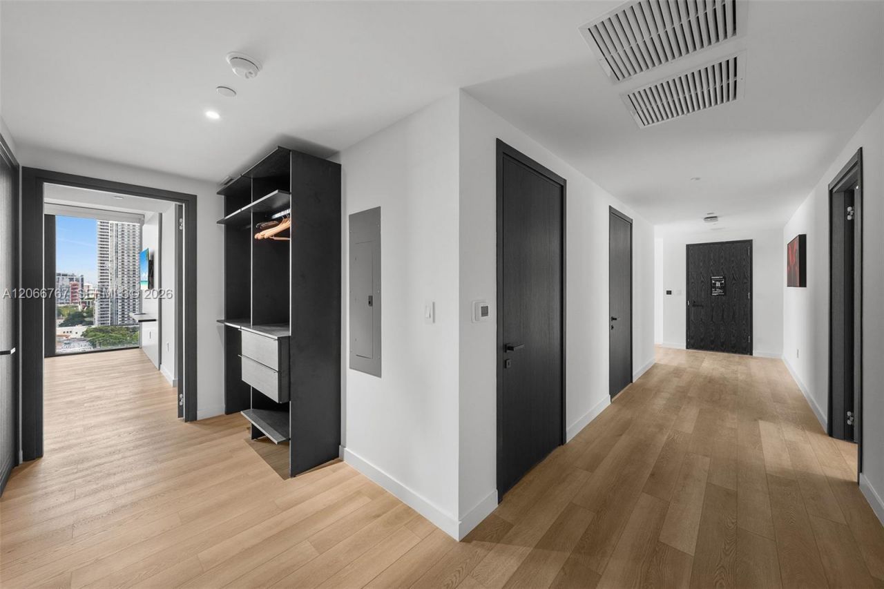 20 NE 11 Street, Unit 1701, Miami, FL 33132 Photo