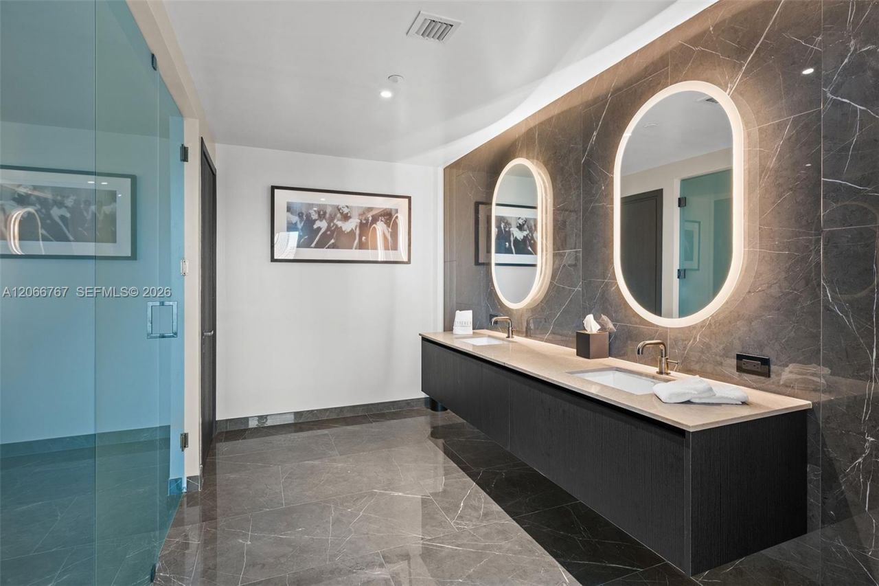 20 NE 11 Street, Unit 1701, Miami, FL 33132 Photo