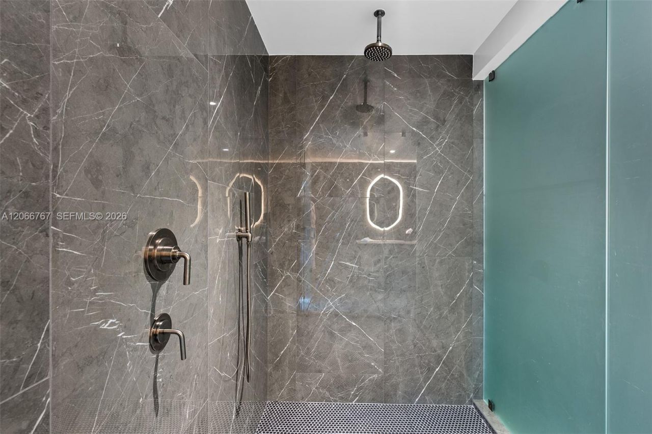 20 NE 11 Street, Unit 1701, Miami, FL 33132 Photo