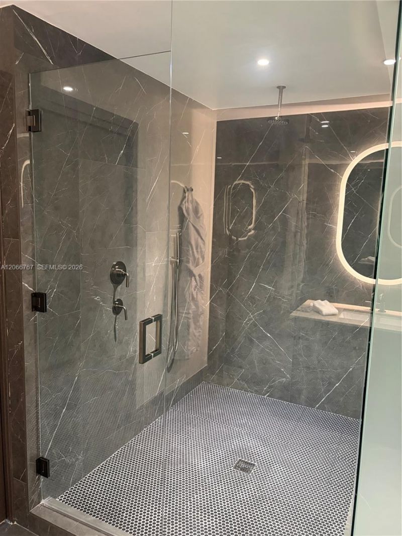 20 NE 11 Street , Unit 1701, Miami, FL 33132 Photo
