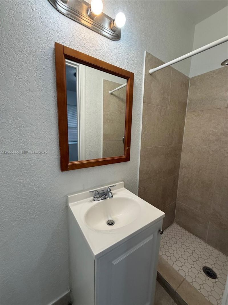 1255 SW 6th St , Unit 1, Miami, FL 33135 Photo