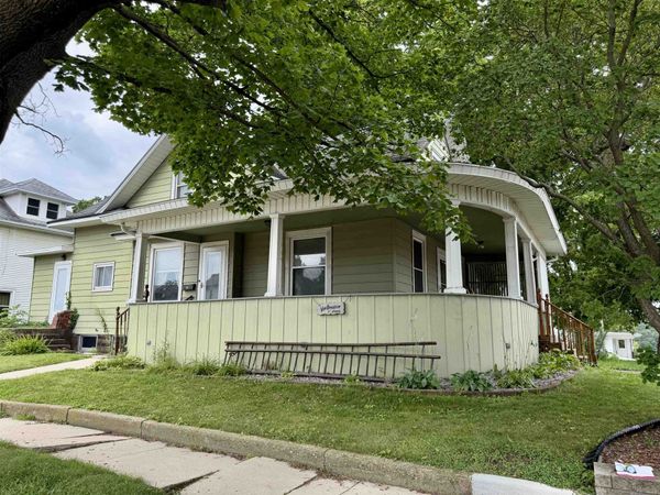 109 E Rapp Street, MOUNT CARROLL, IL 61053