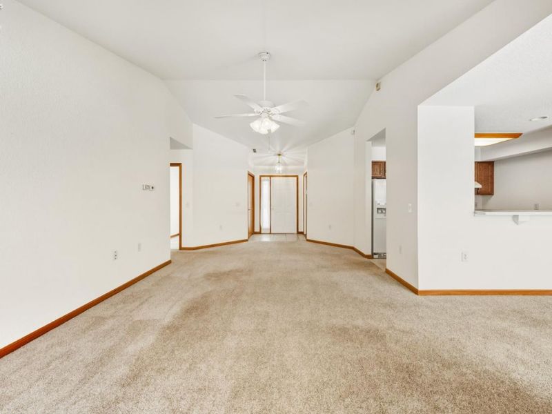 590 N Vineyard Circle, Port Clinton, OH 43452 Photo 4