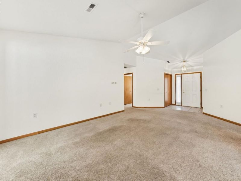 590 N Vineyard Circle, Port Clinton, OH 43452 Photo 9