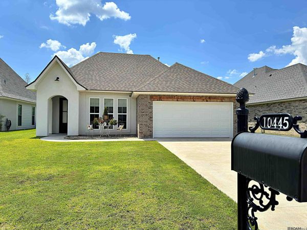 10445 Highland Lakes, Denham Springs, LA 70726