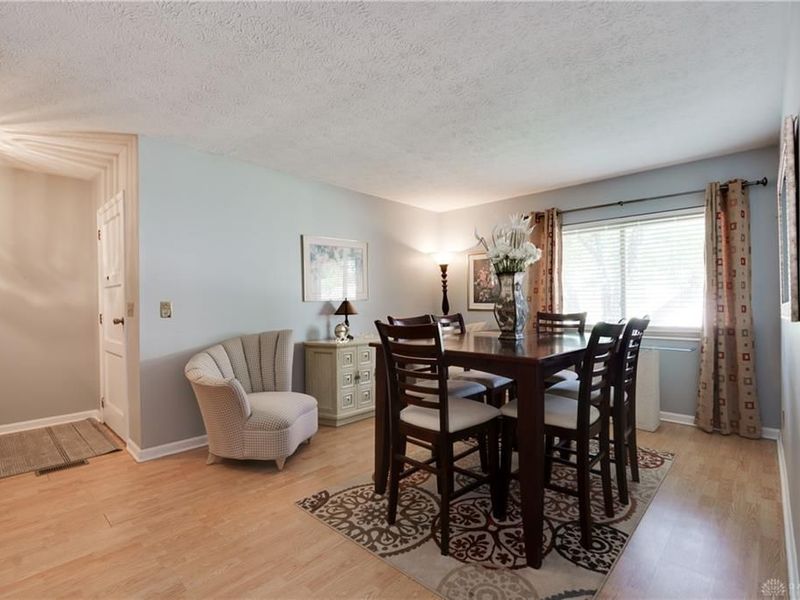 135 Whispering Pines Drive, Springboro, OH 45066 Photo 3