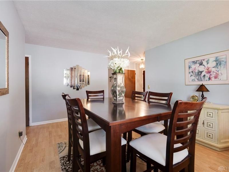 135 Whispering Pines Drive, Springboro, OH 45066 Photo 4