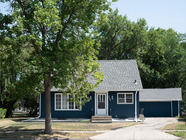 230 5th Avenue E, West Fargo, ND 58078