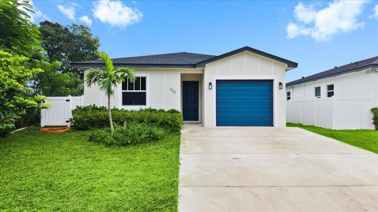 200 Marie Drive, West Palm Beach, FL 33415 Photo