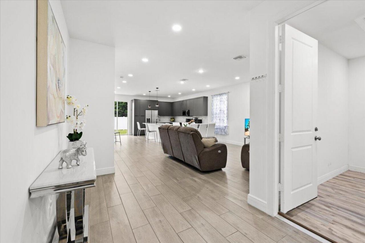 200 Marie Drive, West Palm Beach, FL 33415 Photo