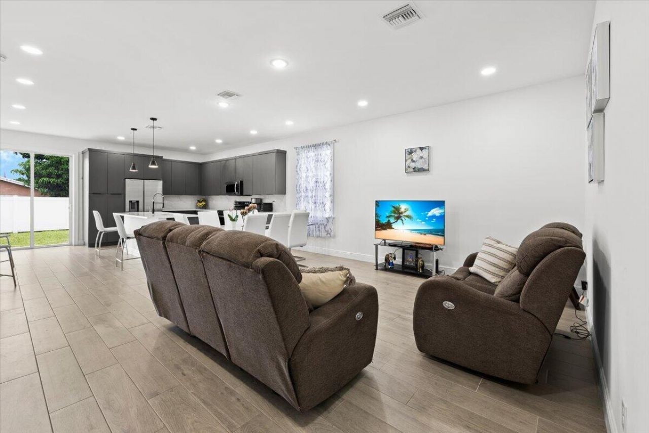 200 Marie Drive, West Palm Beach, FL 33415 Photo