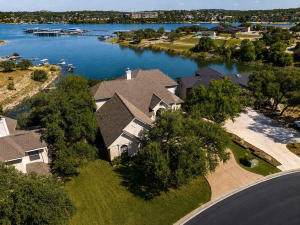 343 Venture BLVD S, Point Venture, TX 78645