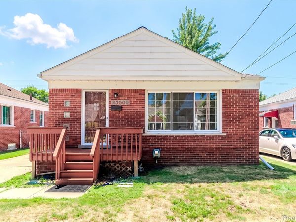 23000 Alger Street , St Clair Shores, Mi 48080