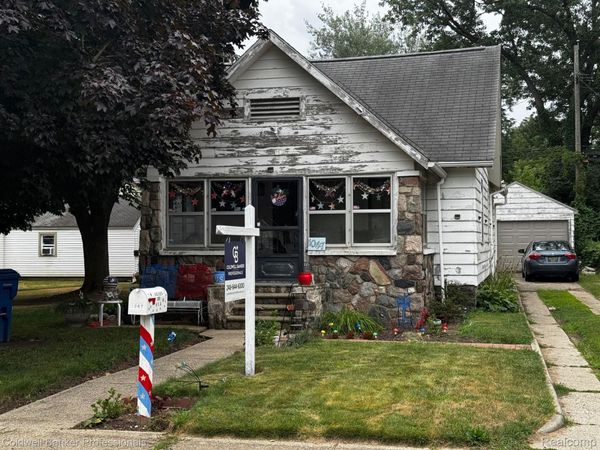 1047 Myrtle Avenue, Waterford Township, Mi 48328