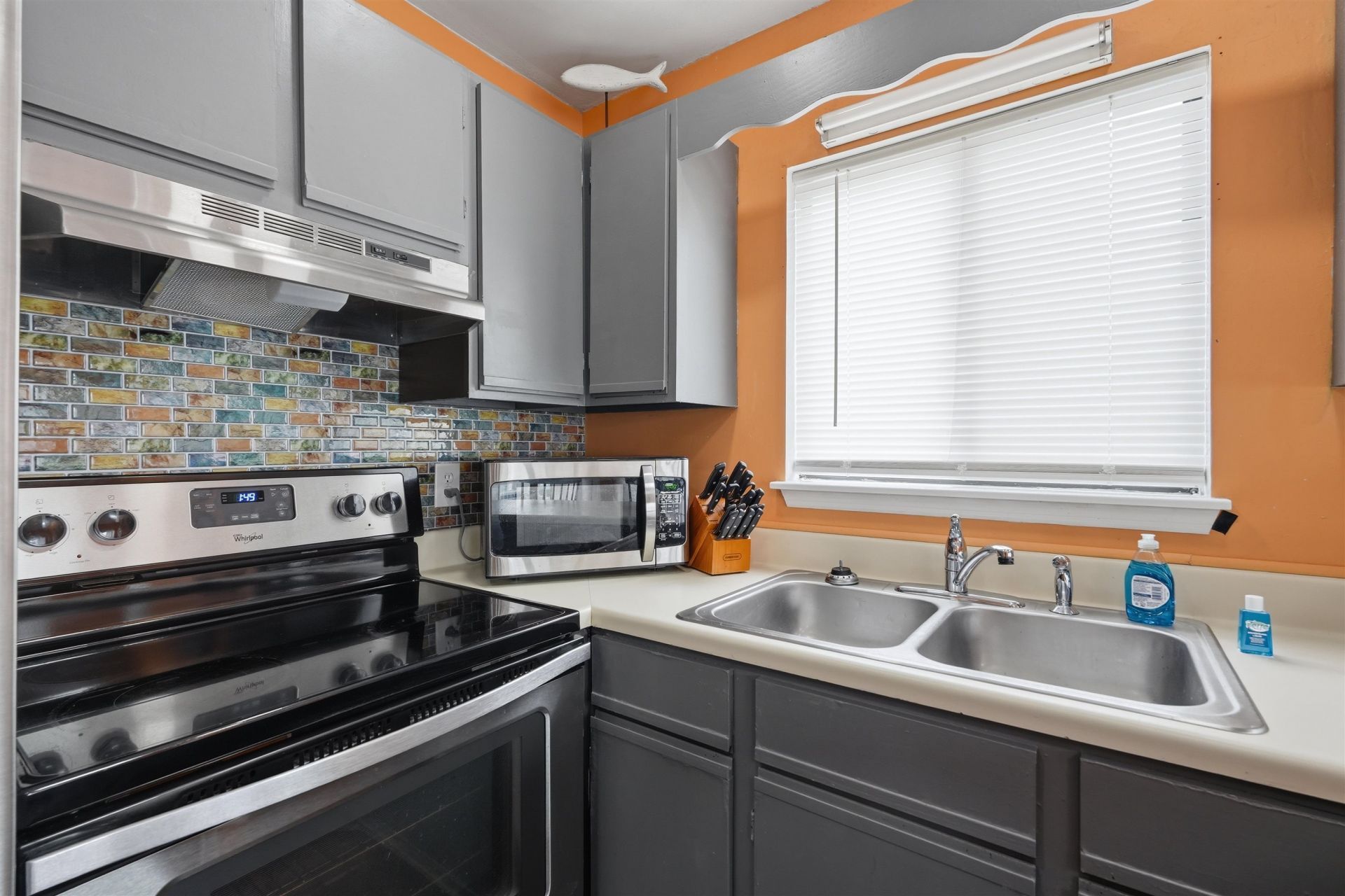 1881 Colony Dr. Photo 11