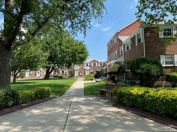 73-23 255th Street , Unit G-2, Glen Oaks, NY 11004