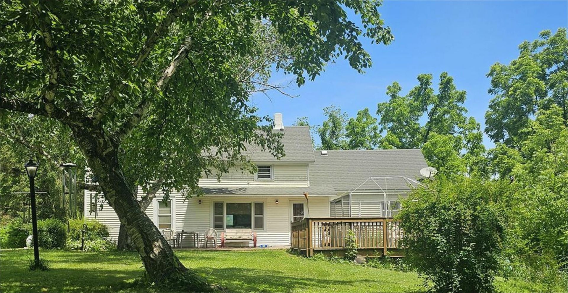 461 Valley Road, Lansing, IA 52151 Main Photo