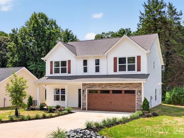 5226 Hickory Lane, Charlotte, NC 28216
