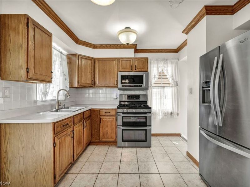 6803 Ridgewood Avenue , Parma, OH 44129 Photo 13