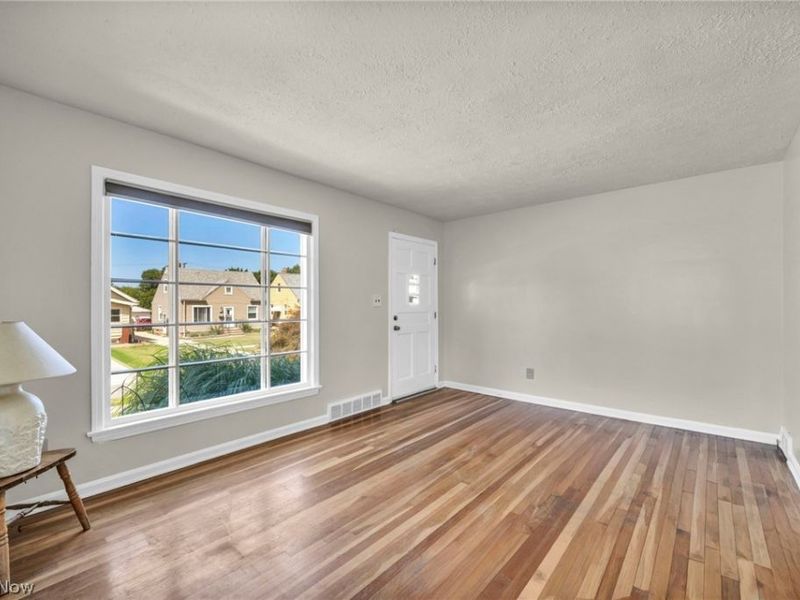 6803 Ridgewood Avenue , Parma, OH 44129 Photo 5