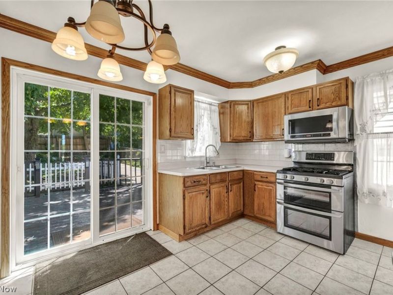 6803 Ridgewood Avenue , Parma, OH 44129 Photo 9