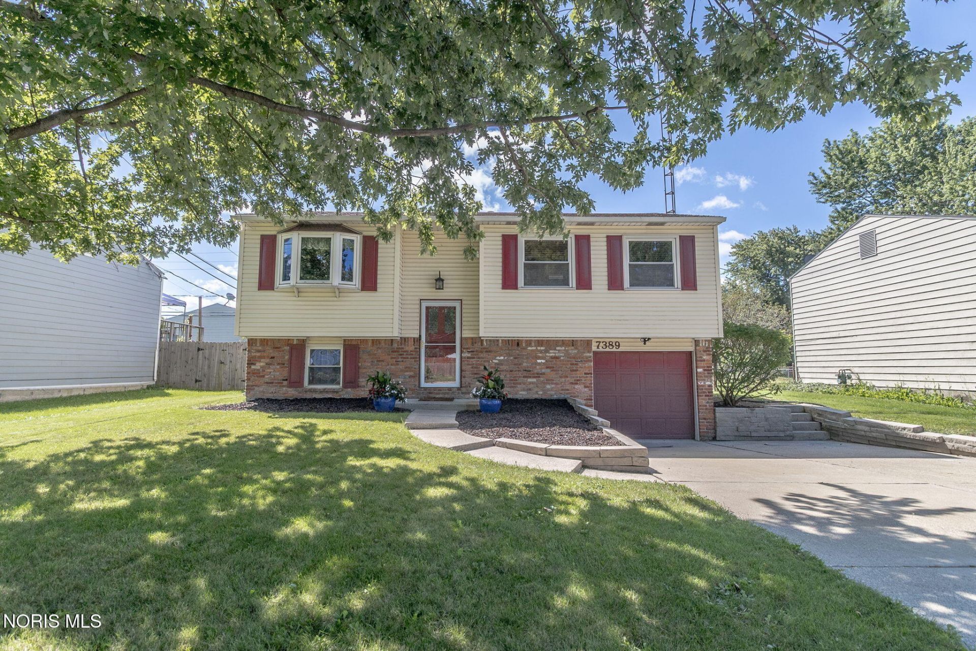 7389 Starlawn Road, Perrysburg, OH 43551 Main Photo