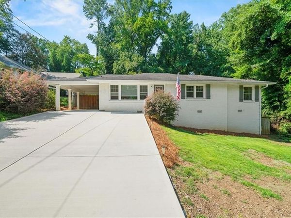 31 W Belle Isle Road , Sandy Springs, GA 30342