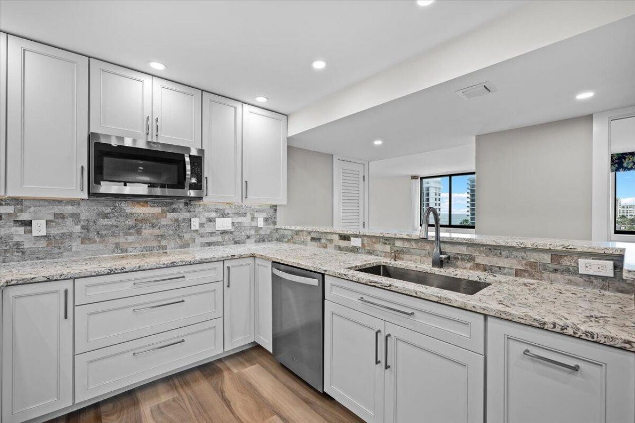911 Ocean Drive, Unit 601, Juno Beach, FL 33408 Photo