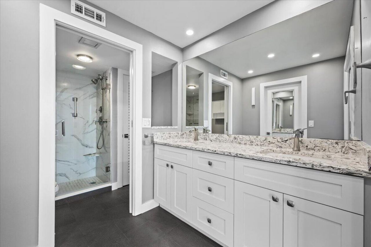 911 Ocean Drive, Unit 601, Juno Beach, FL 33408 Photo