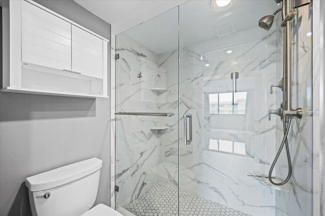 911 Ocean Drive, Unit 601, Juno Beach, FL 33408 Photo
