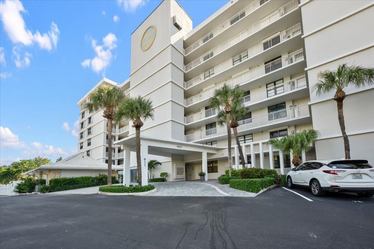 911 Ocean Drive, Unit 601, Juno Beach, FL 33408 Photo