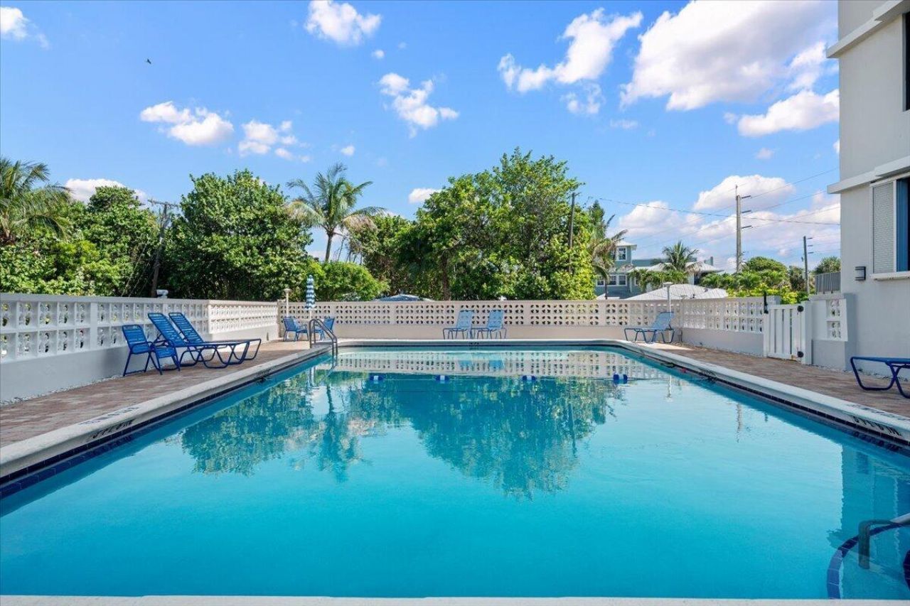 911 Ocean Drive, Unit 601, Juno Beach, FL 33408 Photo