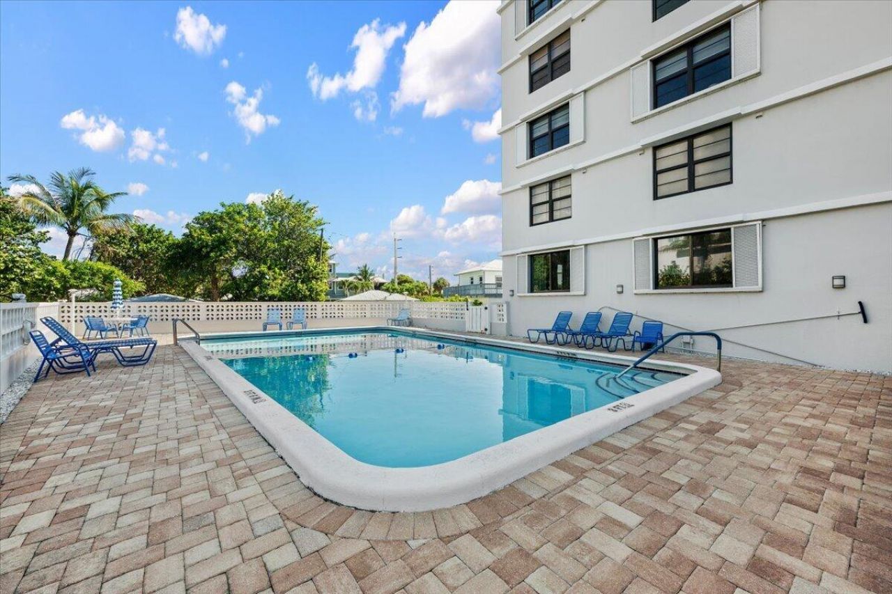 911 Ocean Drive, Unit 601, Juno Beach, FL 33408 Photo