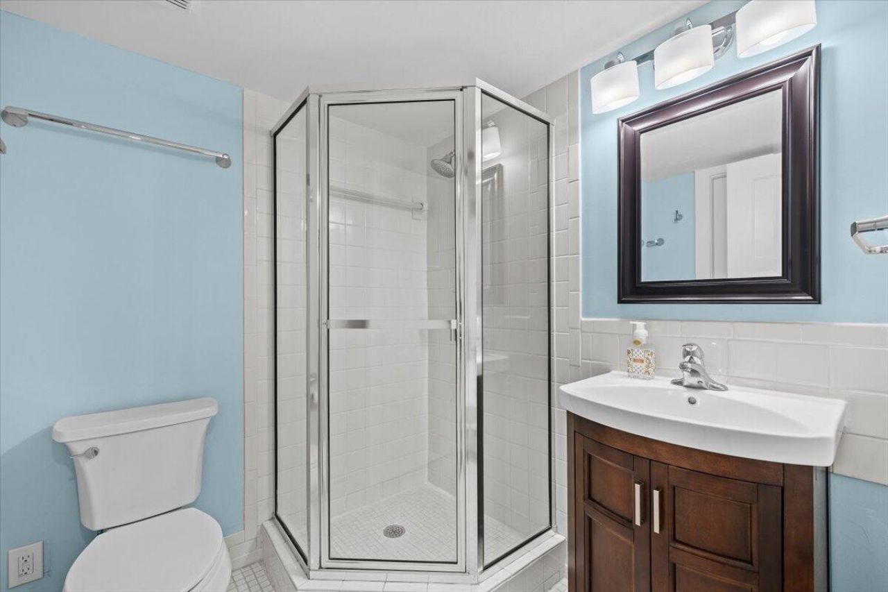 911 Ocean Drive, Unit 601, Juno Beach, FL 33408 Photo