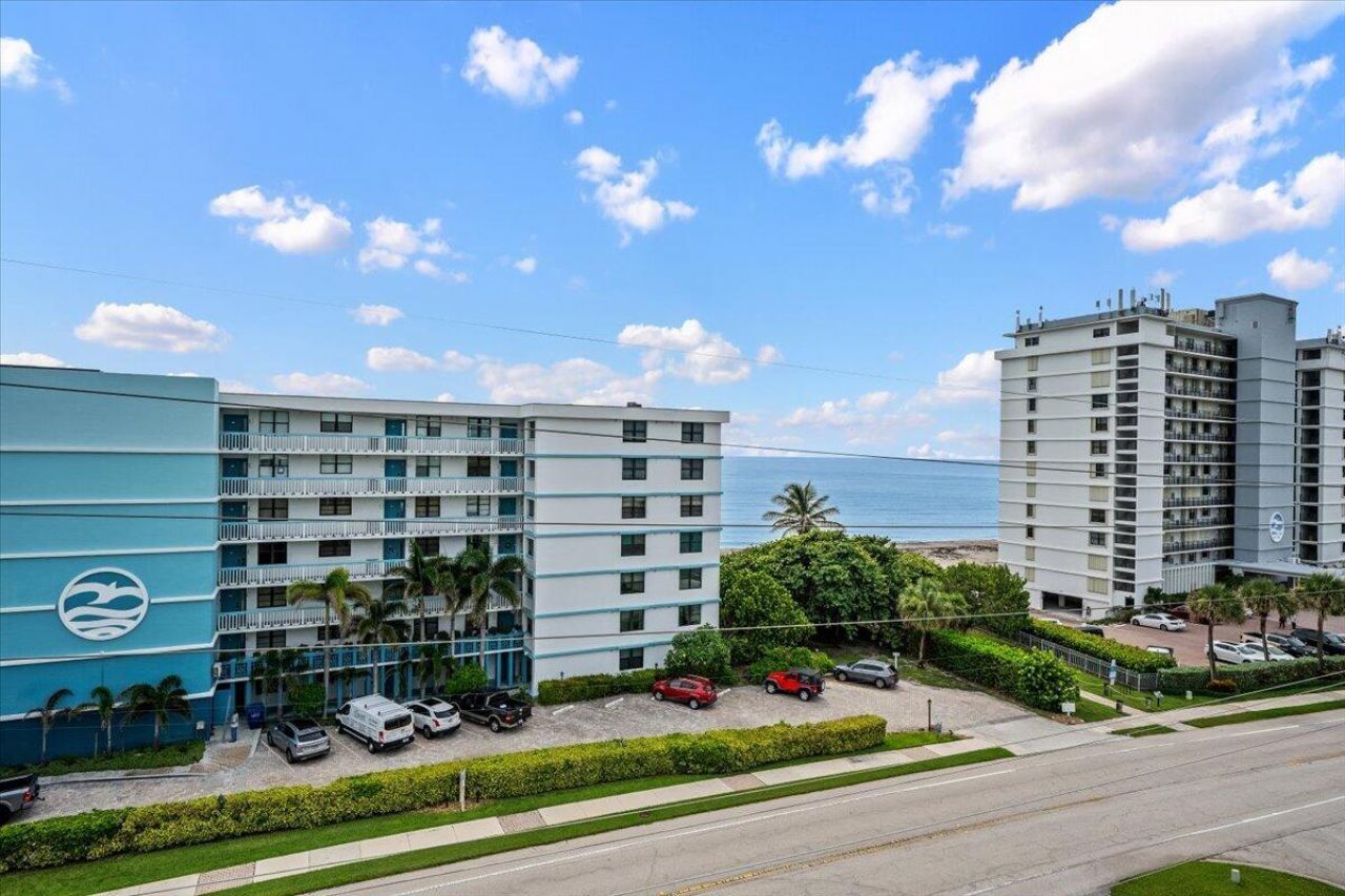 911 Ocean Drive, Unit 601, Juno Beach, FL 33408 Photo