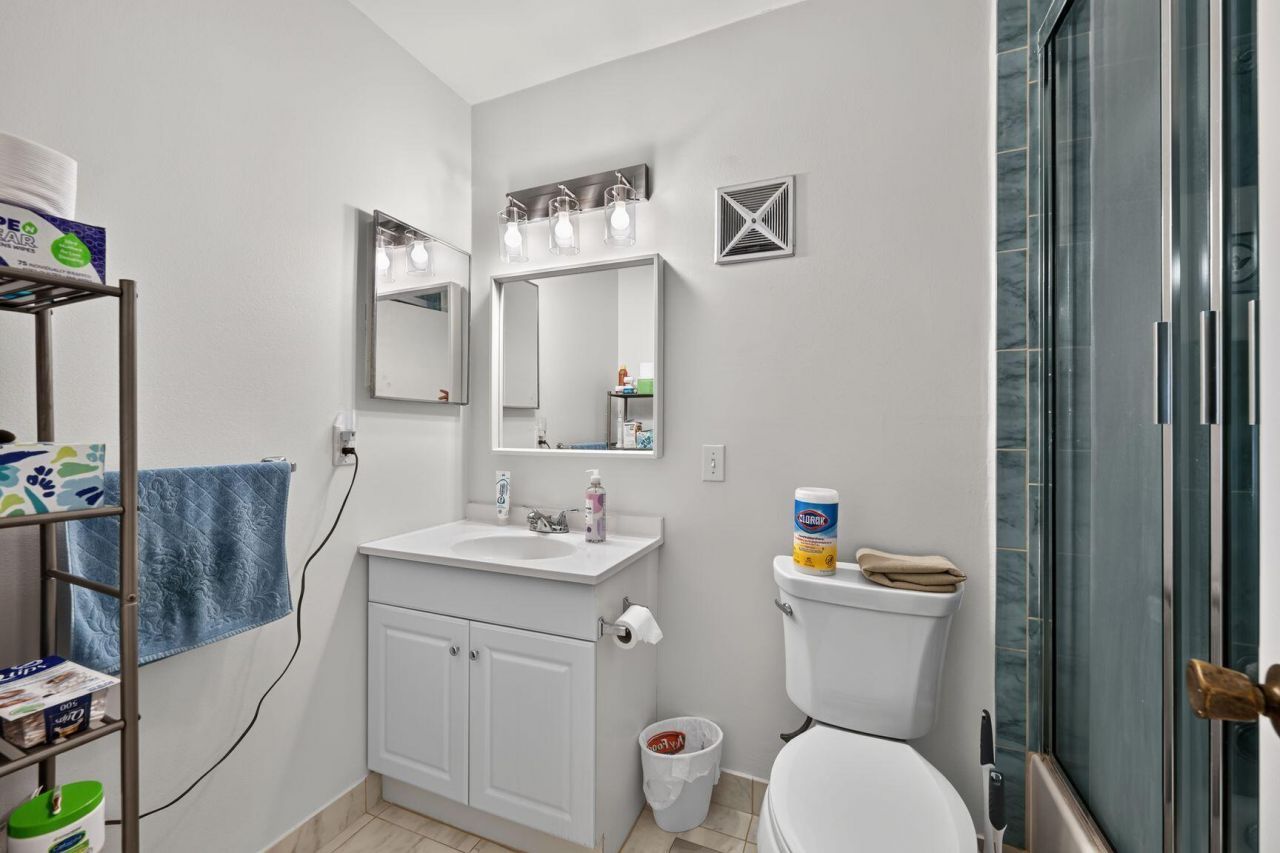 8400 Lagos De Campo Boulevard, Unit 303, Tamarac, FL 33321 Photo
