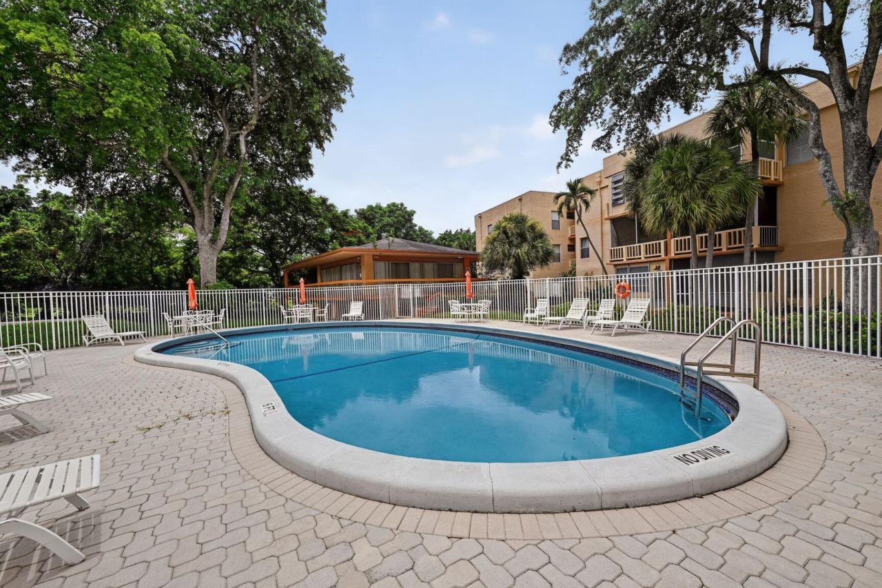 8400 Lagos De Campo Boulevard, Unit 303, Tamarac, FL 33321 Photo
