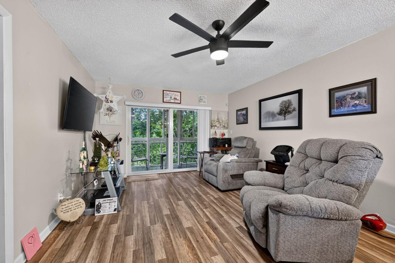 8400 Lagos De Campo Boulevard, Unit 303, Tamarac, FL 33321 Photo