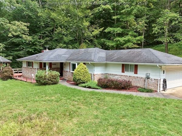 1011 Lynn Oaks Drive, Charleston, WV 25313